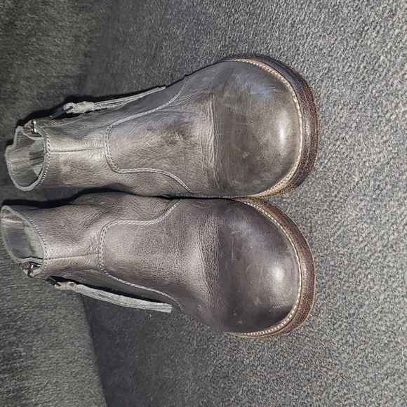COPY - BLACKSTONE CHARCOAL LEATHER BOOTIES - Picture 1 of 9